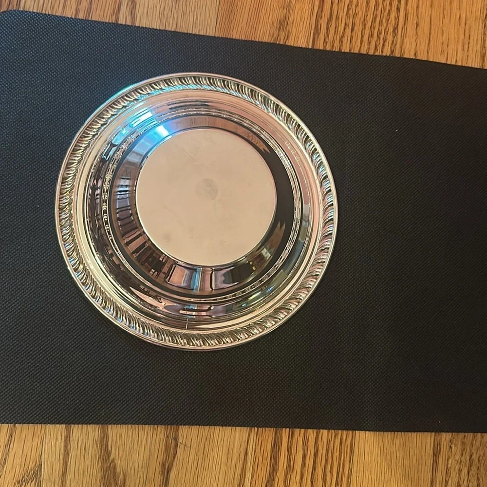 Elegant Silver Serveware Bowl
